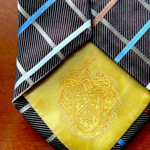 Men’s Tie - Picture 2 of 3